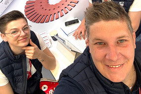 Laserteile4you Messeteam auf dem Messestand