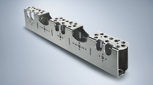 Vierkant-Rohrlaserbearbeitung mit vielen Bohrungen