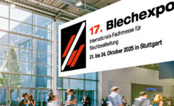 Messehalle mit Ankündigungstafel für die 17. Blechexpo